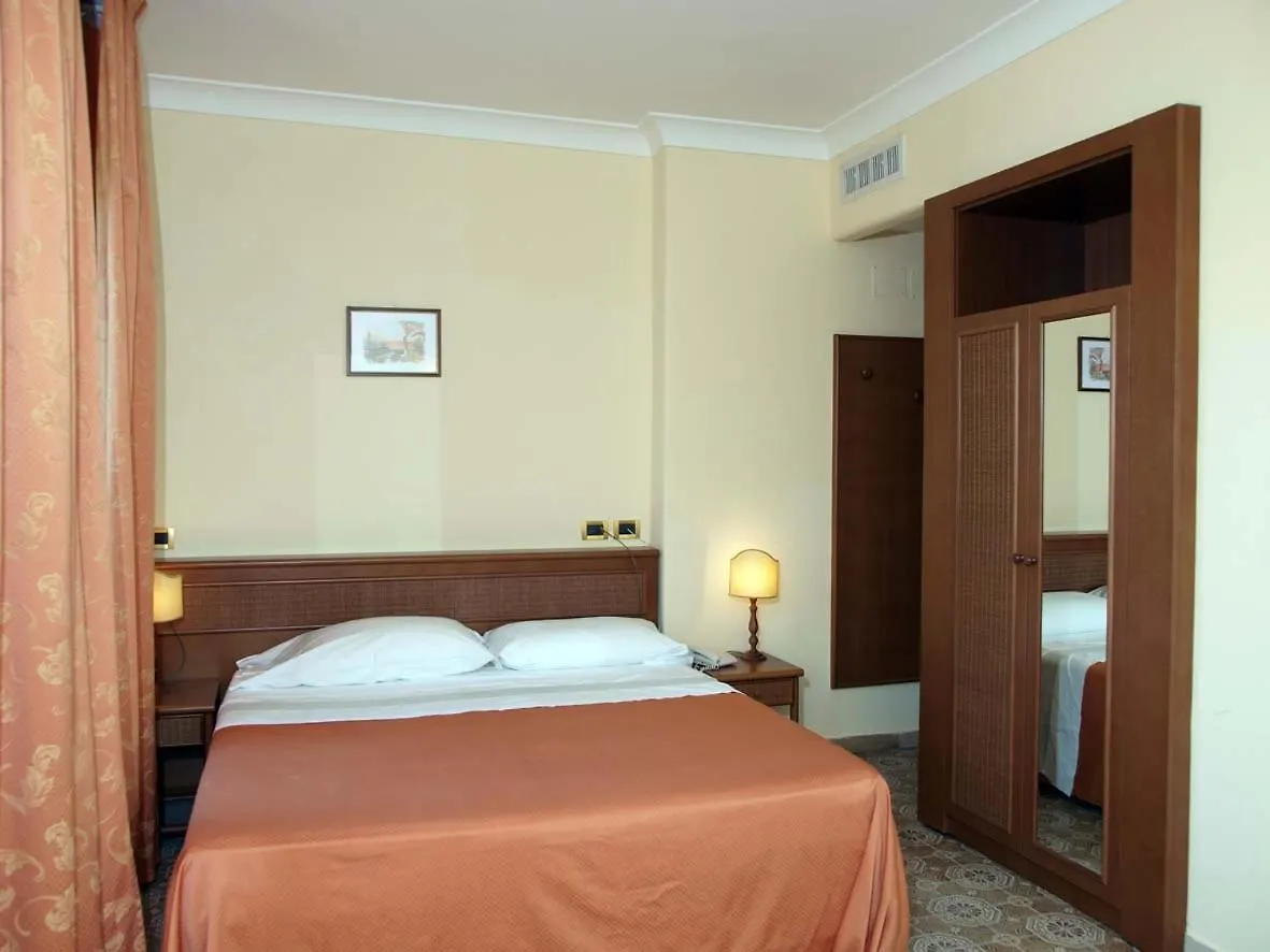Hotel Villa Bianca Resort タオルミーナ 4*,  イタリア