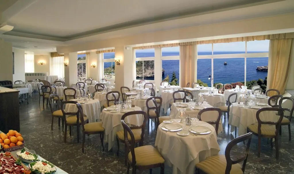 Hotel Villa Bianca Resort タオルミーナ 4*,  イタリア