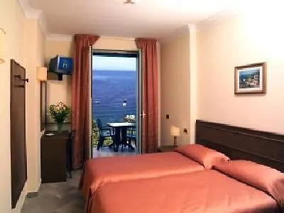 Hotel Villa Bianca Resort タオルミーナ