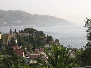 Hotel Villa Bianca Resort タオルミーナ