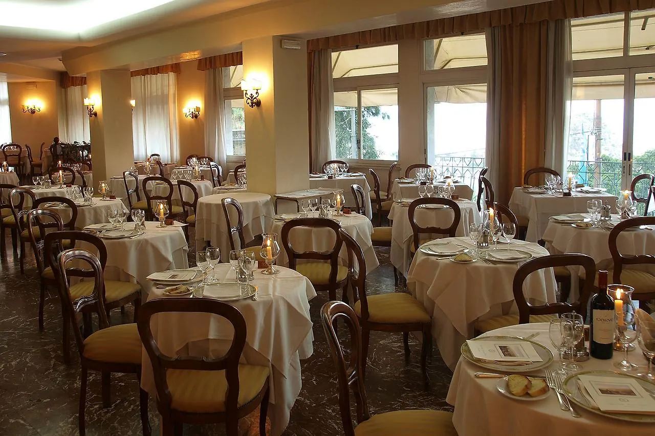 Hotel Villa Bianca Resort タオルミーナ
