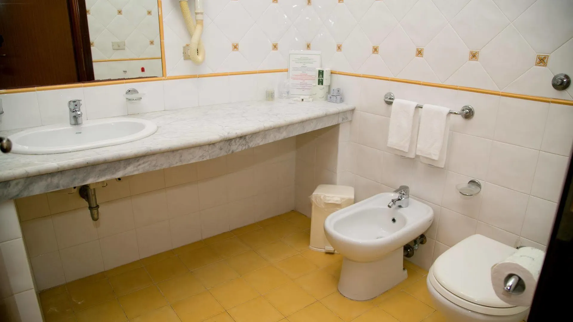 Hotel Villa Bianca Resort タオルミーナ 4*,